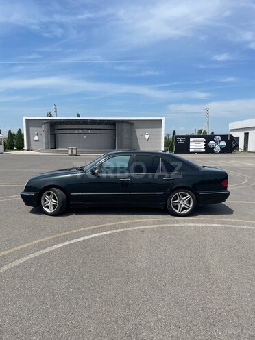 Mercedes E 320 2000, 294,000 km - 3.2 l - Bakı