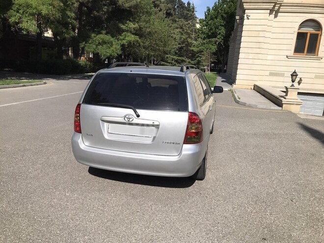 Toyota Corolla 2004, 380,000 km - 1.4 l - Bakı