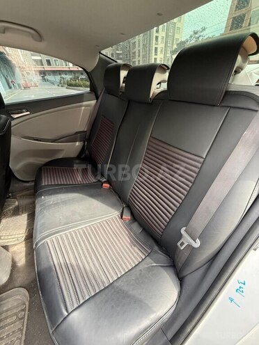 Hyundai Accent 2015, 170,000 km - 1.6 l - Bakı
