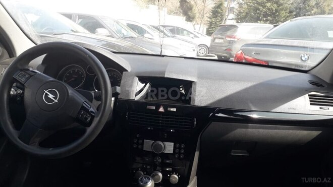 Opel Astra 2005, 235,000 km - 2.0 l - Bakı