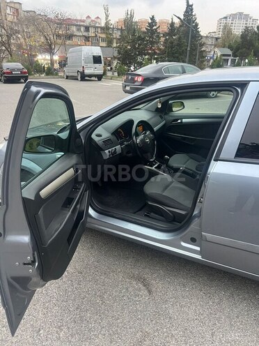 Opel Astra 2005, 235,000 km - 2.0 l - Bakı