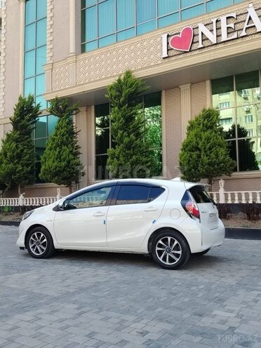 Toyota Aqua 2017, 130,000 km - 1.5 l - Bakı