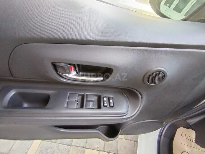 Toyota Aqua 2017, 130,000 km - 1.5 l - Bakı