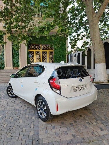 Toyota Aqua 2017, 130,000 km - 1.5 l - Bakı