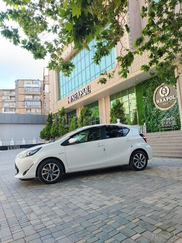 Toyota Aqua 2017, 130,000 km - 1.5 l - Bakı