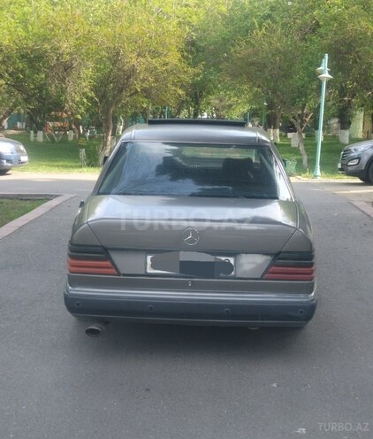 Mercedes E 230 1990, 281,000 km - 2.3 l - Bakı