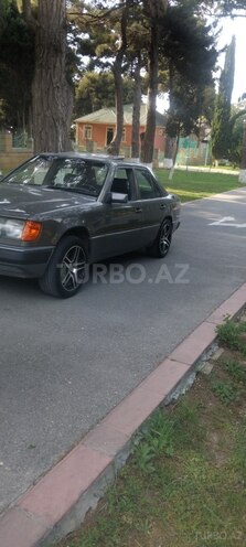 Mercedes E 230 1990, 281,000 km - 2.3 l - Bakı