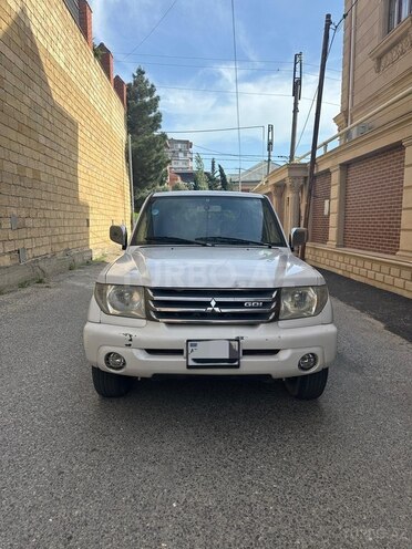 Mitsubishi Pajero io 2001, 317,000 km - 2.0 l - Bakı