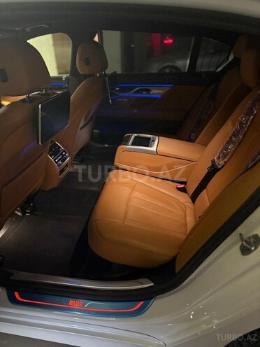 BMW 730 2019, 82,000 km - 2.0 л - Bakı