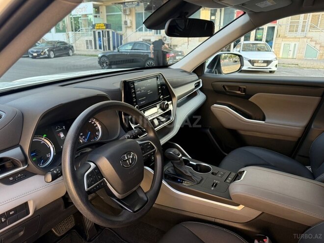 Toyota Highlander 2022, 65,000 km - 2.5 l - Bakı