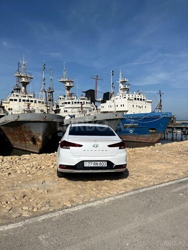 Hyundai Elantra 2018, 167,000 km - 2.0 l - Bakı