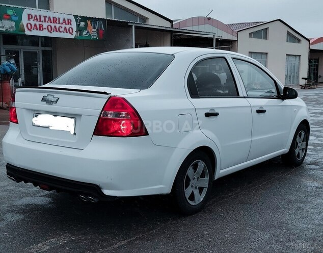 Chevrolet Aveo-8
