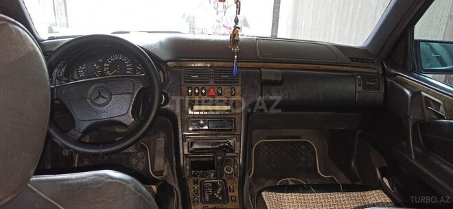Mercedes E 280 1997, 311,000 km - 2.8 l - Gəncə