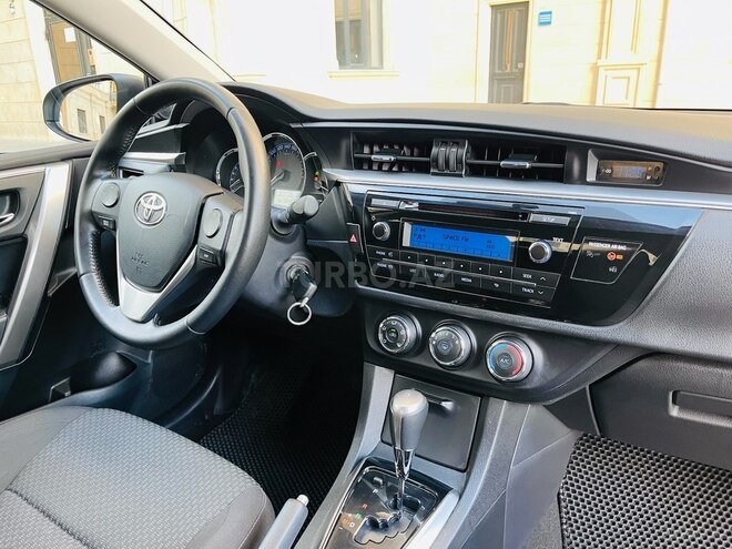 Toyota Corolla 2015, 98,000 km - 1.6 l - Bakı