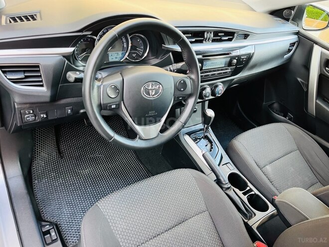 Toyota Corolla 2015, 98,000 km - 1.6 l - Bakı