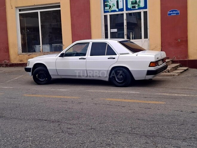 Mercedes 190 1991, 325,678 km - 2.0 l - Qusar