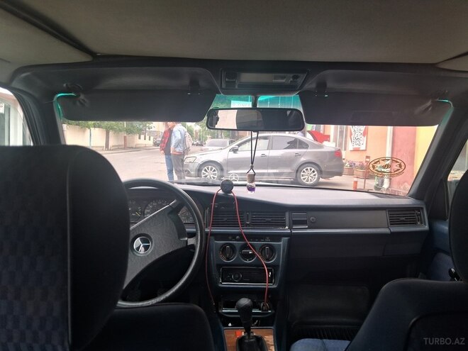 Mercedes 190 1991, 325,678 km - 2.0 l - Qusar
