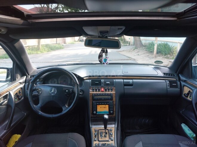 Mercedes E 320 2000, 409,990 km - 3.2 l - Bakı