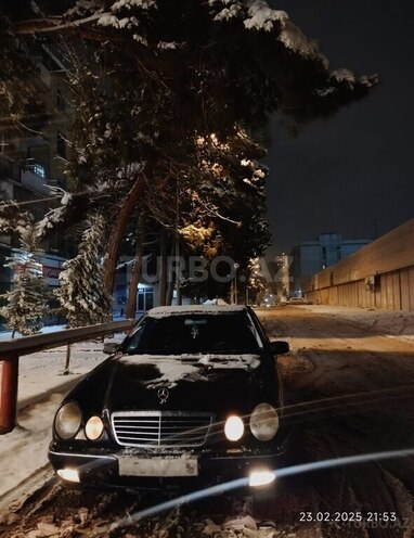 Mercedes E 320 2000, 409,990 km - 3.2 l - Bakı