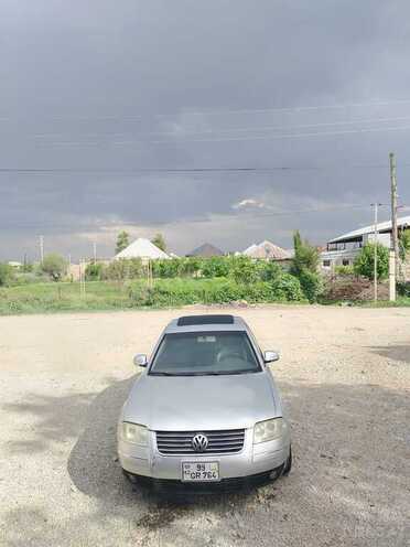 Volkswagen Passat 2004, 270,000 km - 1.8 l - Şəmkir