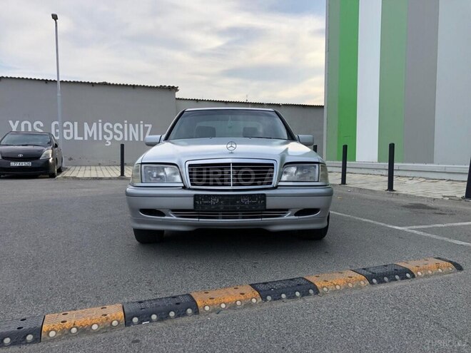 Mercedes C 200-1