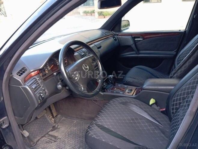 Mercedes E 270 2000, 330,845 km - 2.7 l - Bakı