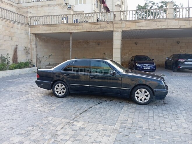 Mercedes E 270 2000, 330,845 km - 2.7 l - Bakı