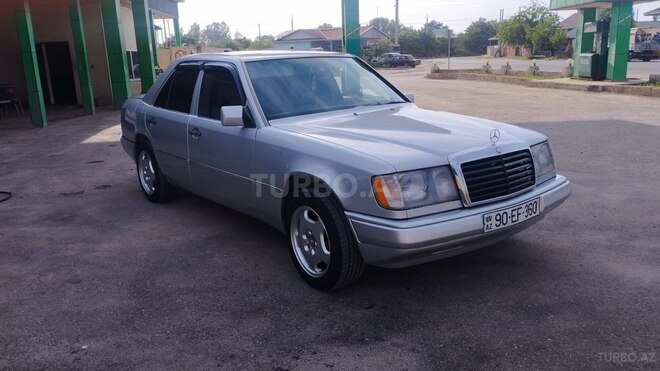 Mercedes E 200 1993, 500,000 km - 2.0 л - Saatlı