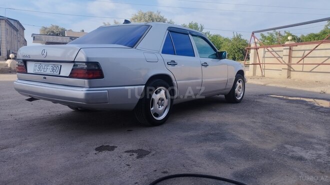 Mercedes E 200 1993, 500,000 km - 2.0 л - Saatlı