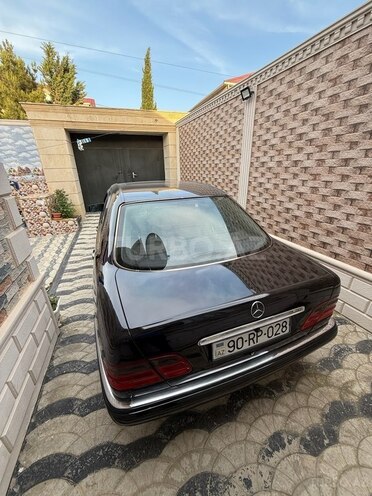 Mercedes E 240 1999, 304,402 km - 2.6 l - Bakı