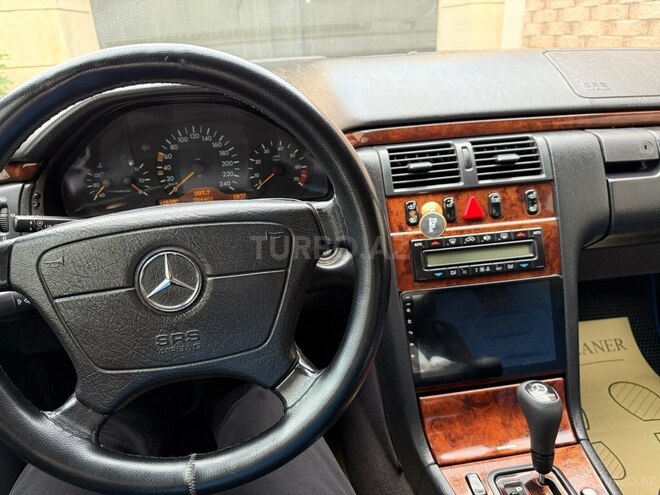Mercedes E 240 1999, 304,402 km - 2.6 l - Bakı