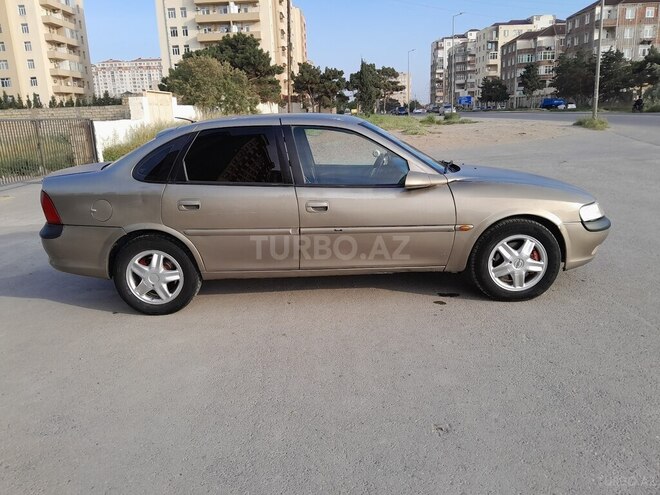 Opel Vectra 1996, 228,000 km - 2.0 l - Bakı