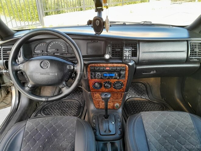 Opel Vectra 1996, 228,000 km - 2.0 l - Bakı