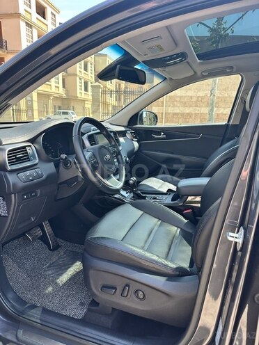 Kia Sorento-8