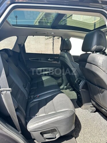 Kia Sorento-11