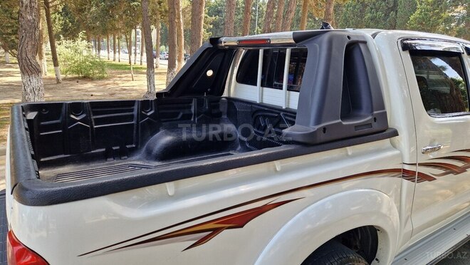 Toyota Hilux 2012, 212,000 km - 2.5 l - Bakı
