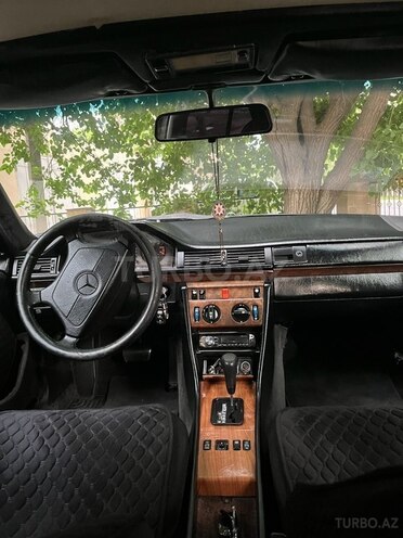 Mercedes E 230 1990, 358,455 km - 2.3 l - Mingəçevir
