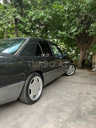 Mercedes E 230 1990, 358,455 km - 2.3 l - Mingəçevir