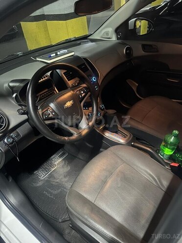 Chevrolet Aveo-8