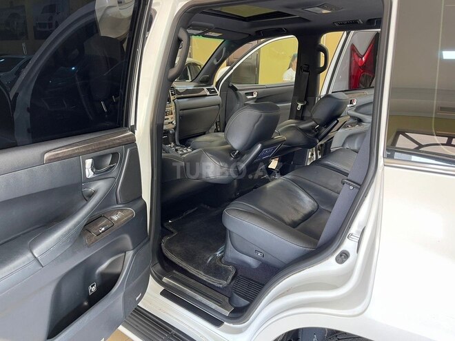 Lexus LX 570-12