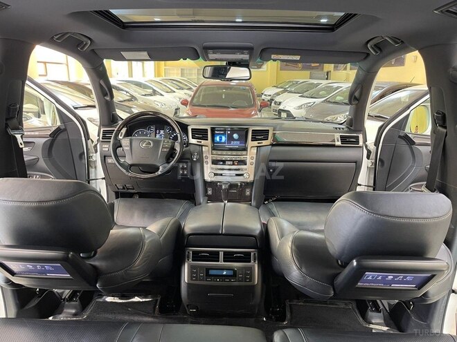 Lexus LX 570-11