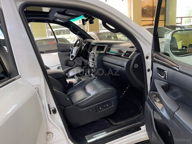Lexus LX 570-14