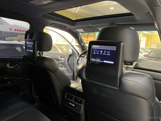 Lexus LX 570-17