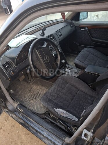 Mercedes C 250 d 1995, 483,000 km - 2.5 l - Bakı