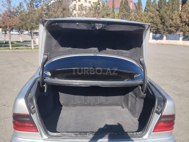 Mercedes E 220 d 2002, 300,000 km - 2.2 l - Gəncə
