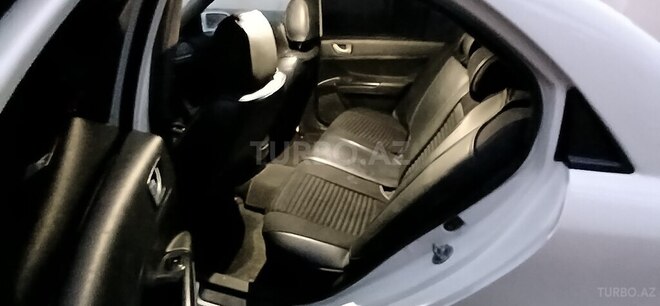 Hyundai Sonata-9