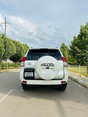 Toyota Land Cruiser Prado-5