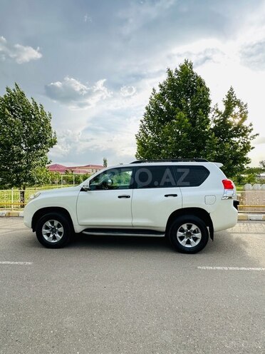 Toyota Land Cruiser Prado-8