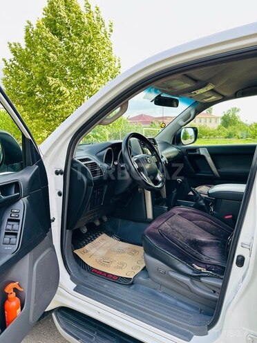 Toyota Land Cruiser Prado-9