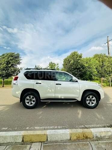 Toyota Land Cruiser Prado-7
